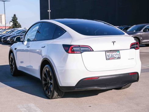 Used 2023 Tesla Model Y Long Range AWD/4WD image 6