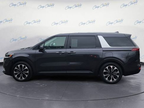 Used 2022 Kia Carnival EX FWD image 2