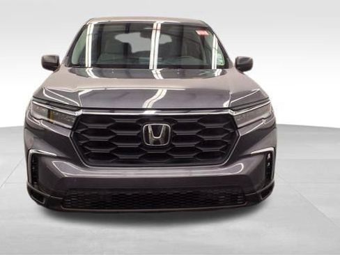 Used 2023 Honda Pilot LX image 2