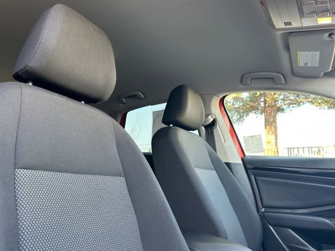Used 2020 Volkswagen Jetta S image 17