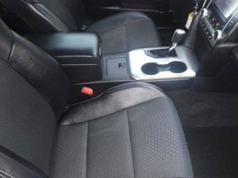 Used 2013 Toyota Camry SE FWD image 6