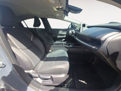 Used 2024 Toyota Prius XLE AWD/4WD image 15