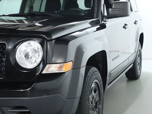 Used 2017 Jeep Patriot Sport w/ Power Value Group image 4