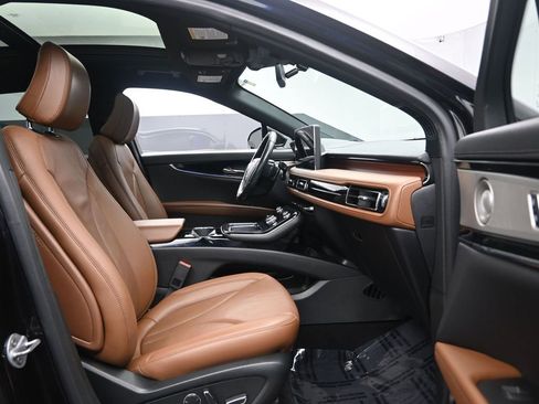 Used 2022 Lincoln Nautilus Reserve w/ Equipment Group 202A image 34