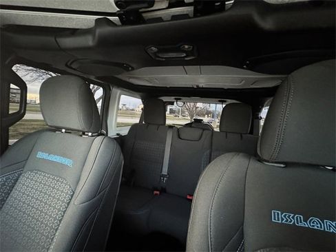 Used 2021 Jeep Wrangler Unlimited Islander image 29