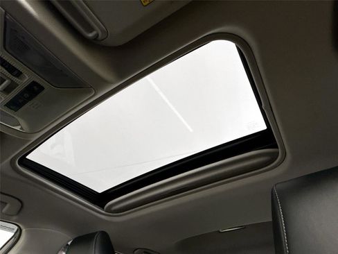 Used 2019 Toyota RAV4 XLE Premium image 6