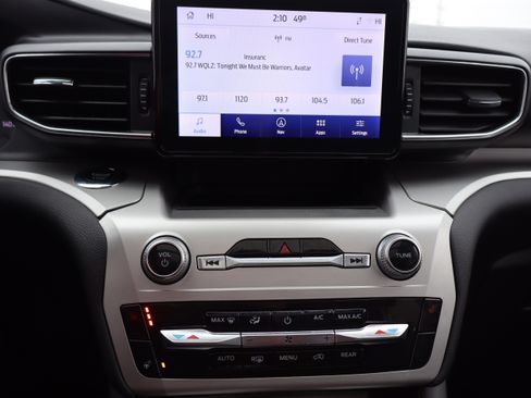 Used 2022 Ford Explorer XLT w/ Equipment Group 202A image 20