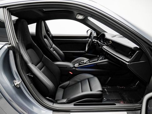 Used 2025 Porsche 911 Carrera image 54