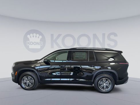 New 2026 Chevrolet Traverse LT w/ Driver Confidence Package FWD image 2