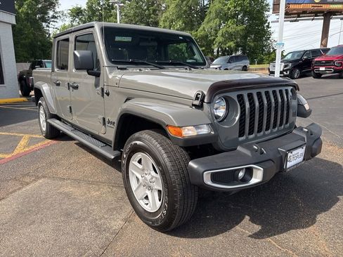 Used 2021 Jeep Gladiator Sport AWD/4WD image 4