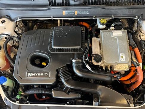 Used 2017 Ford Fusion SE w/ Equipment Group 602A FWD image 24