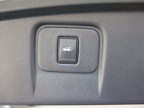 Used 2016 Nissan Murano Platinum w/ Platinum Technology Package FWD image 31