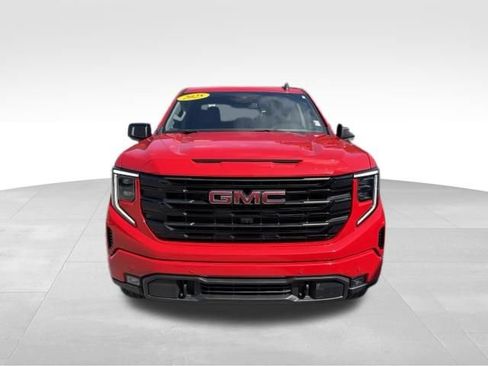 Used 2025 GMC Sierra 1500 Elevation w/ Elevation Premium Package AWD/4WD image 7