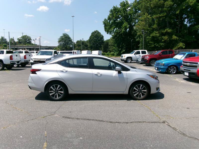 Used 2025 Nissan Versa SV FWD image 5