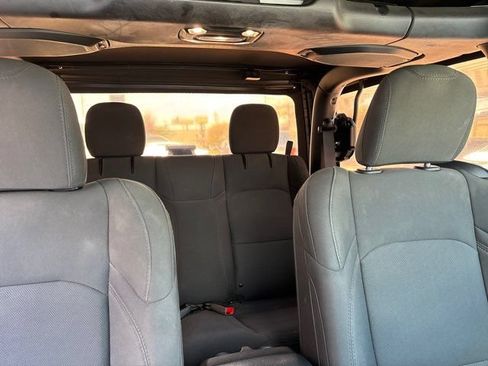 Used 2020 Jeep Wrangler Sport AWD/4WD image 47