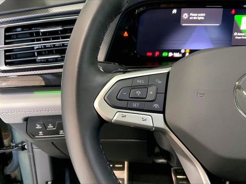 Used 2024 Volkswagen Atlas Peak Edition SE image 21