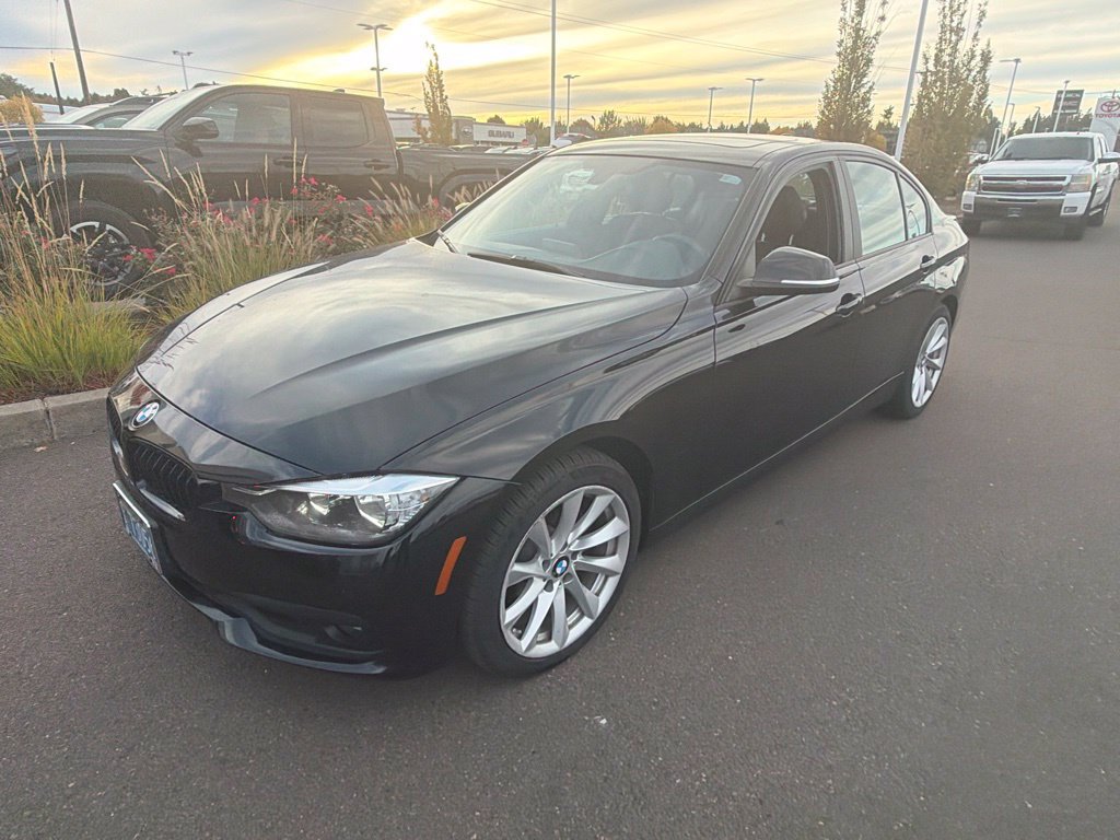 Used 2016 BMW 320i xDrive Sedan AWD/4WD image 8
