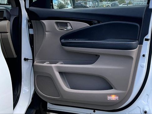 Used 2021 Honda Pilot Elite image 26