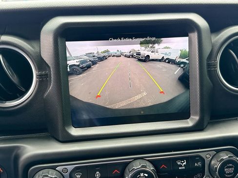 Used 2023 Jeep Wrangler Unlimited Sahara w/ Cold Weather Group image 15