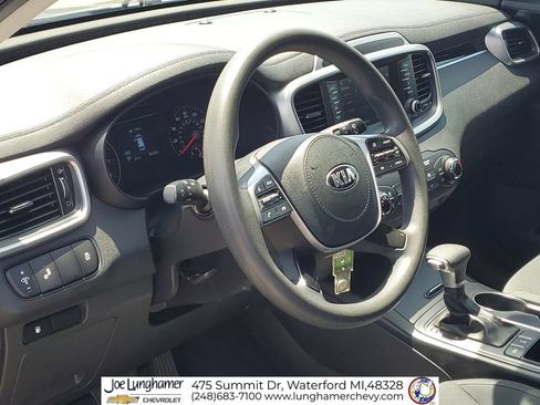 Used 2020 Kia Sorento LX AWD/4WD image 11