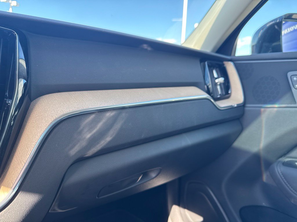 Used 2026 Volvo XC60 B5 Plus AWD/4WD image 18