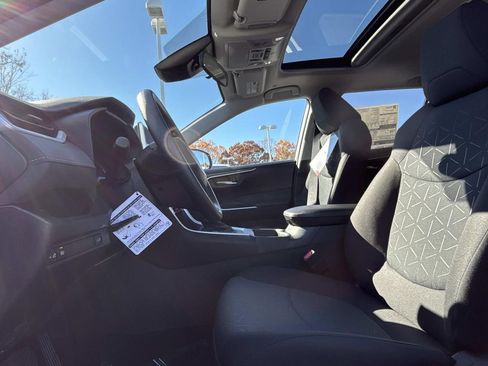 New 2025 Toyota RAV4 XLE image 29