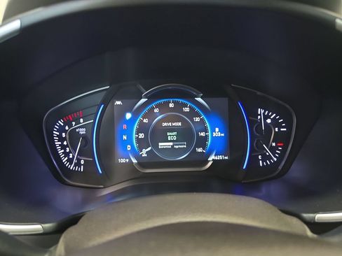 Used 2020 Hyundai Santa Fe SEL AWD/4WD image 16