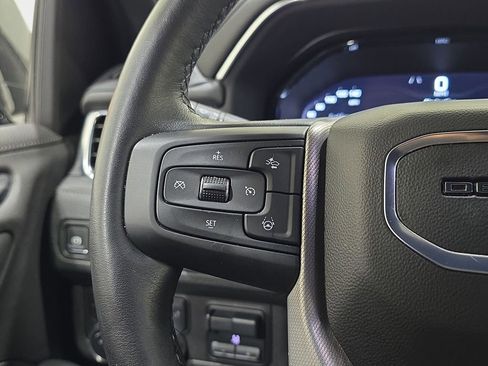 Used 2024 GMC Yukon Denali w/ Advanced Technology Package AWD/4WD image 20