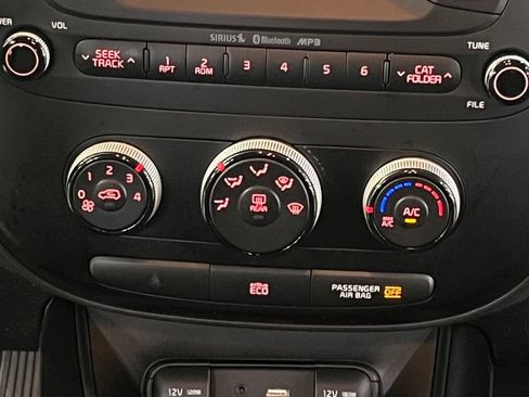 Used 2015 Kia Soul + w/ Eco Package FWD image 23
