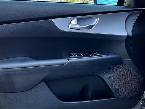 Used 2022 Kia Forte LXS image 24