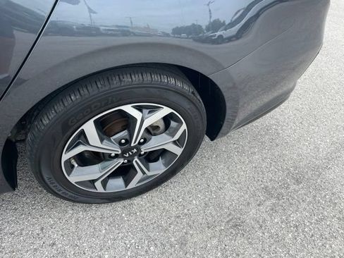 Used 2021 Kia Forte LXS FWD image 15