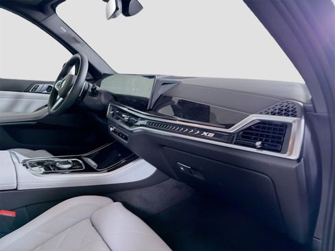 Used 2026 BMW X5 xDrive40i w/ M Sport Package image 32