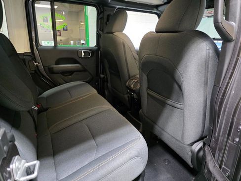 Used 2025 Jeep Wrangler Sahara w/ Safety Group image 22