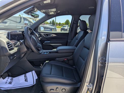 New 2026 Chevrolet Traverse LT w/ Midnight/Sport Edition AWD/4WD image 9