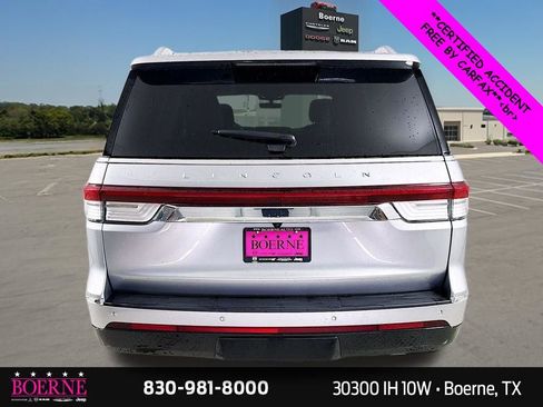 Used 2024 Lincoln Navigator Premiere AWD/4WD image 6
