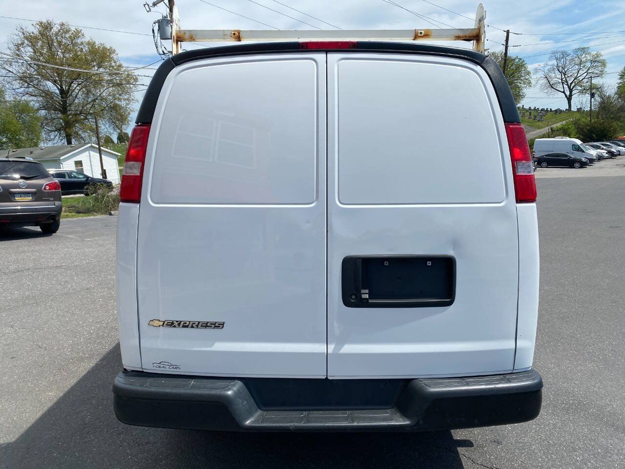Used 2019 Chevrolet Express 2500 Extended w/ Driver Convenience Package RWD image 4