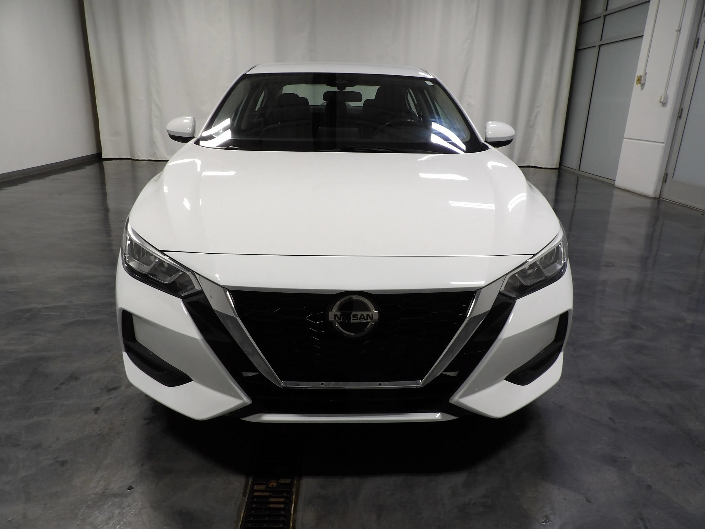 Used 2021 Nissan Sentra SV FWD image 2