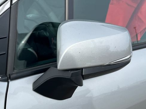 Used 2025 Toyota Sienna Limited image 20