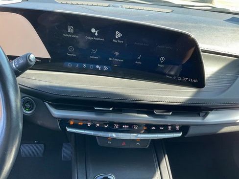 Used 2024 Cadillac XT4 Premium Luxury image 13