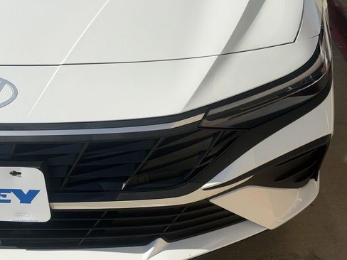 New 2026 Hyundai Elantra SE image 8