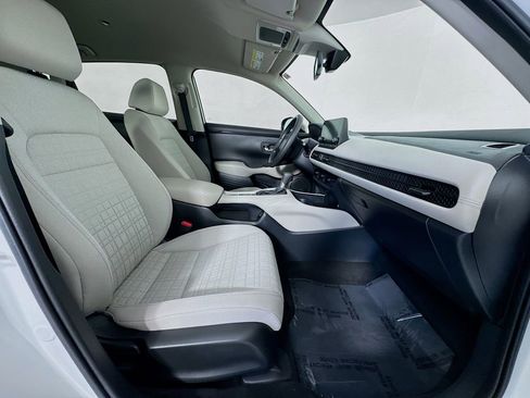 Used 2025 Honda HR-V LX image 32