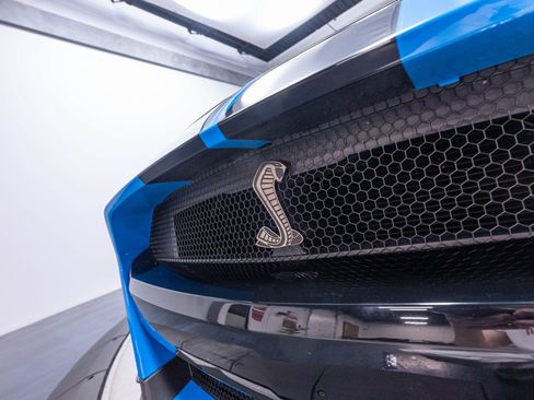 Used 2022 Ford Mustang Shelby GT500 w/ Carbon Fiber Track Pack RWD image 47