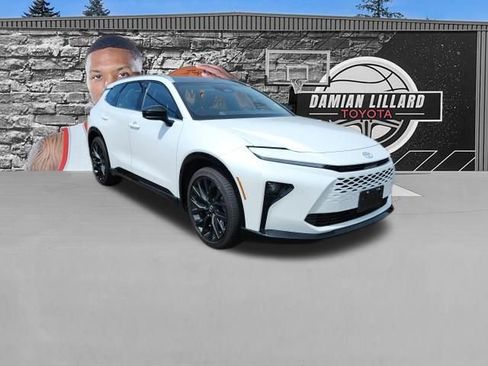 Used 2025 Toyota Crown Signia w/ Advanced Technology Package AWD/4WD image 1