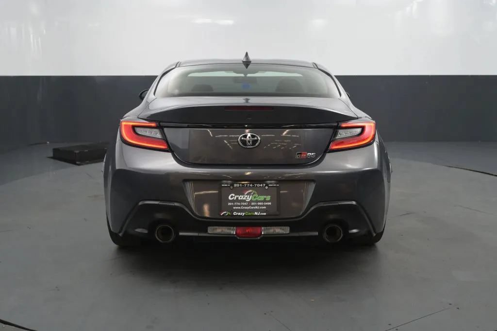 Used 2022 Toyota GR86 w/ ALL Weather Mat Package (TMS) RWD image 4