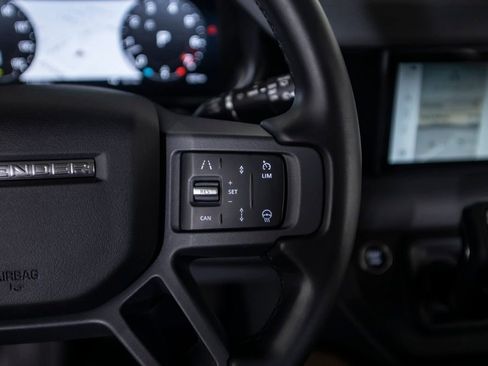 Used 2024 Land Rover Defender 110 X-Dynamic SE AWD/4WD image 46