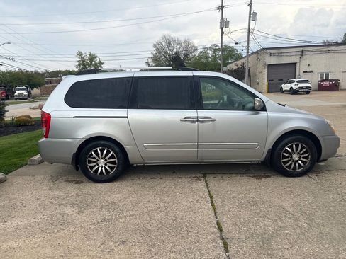 Used 2011 Kia Sedona EX w/ Luxury Pkg FWD image 8