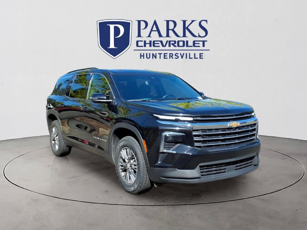 Used 2024 Chevrolet Traverse LT FWD image 1