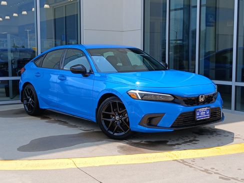 Used 2024 Honda Civic Sport image 2