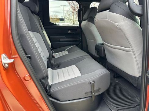 Certified 2025 Toyota Tacoma TRD Off-Road AWD/4WD image 15
