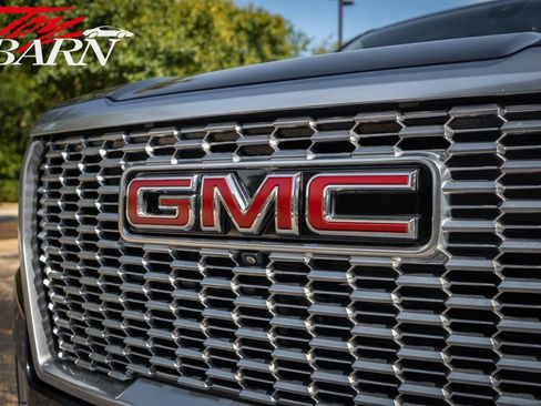 Used 2021 GMC Yukon Denali AWD/4WD image 7